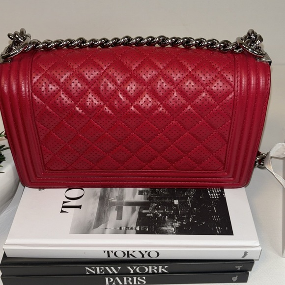 EUC RED Chanel BOY BAG! - Picture 12 of 13